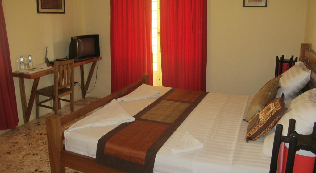 Mea Culpa Kampot Hotel Bagian luar foto