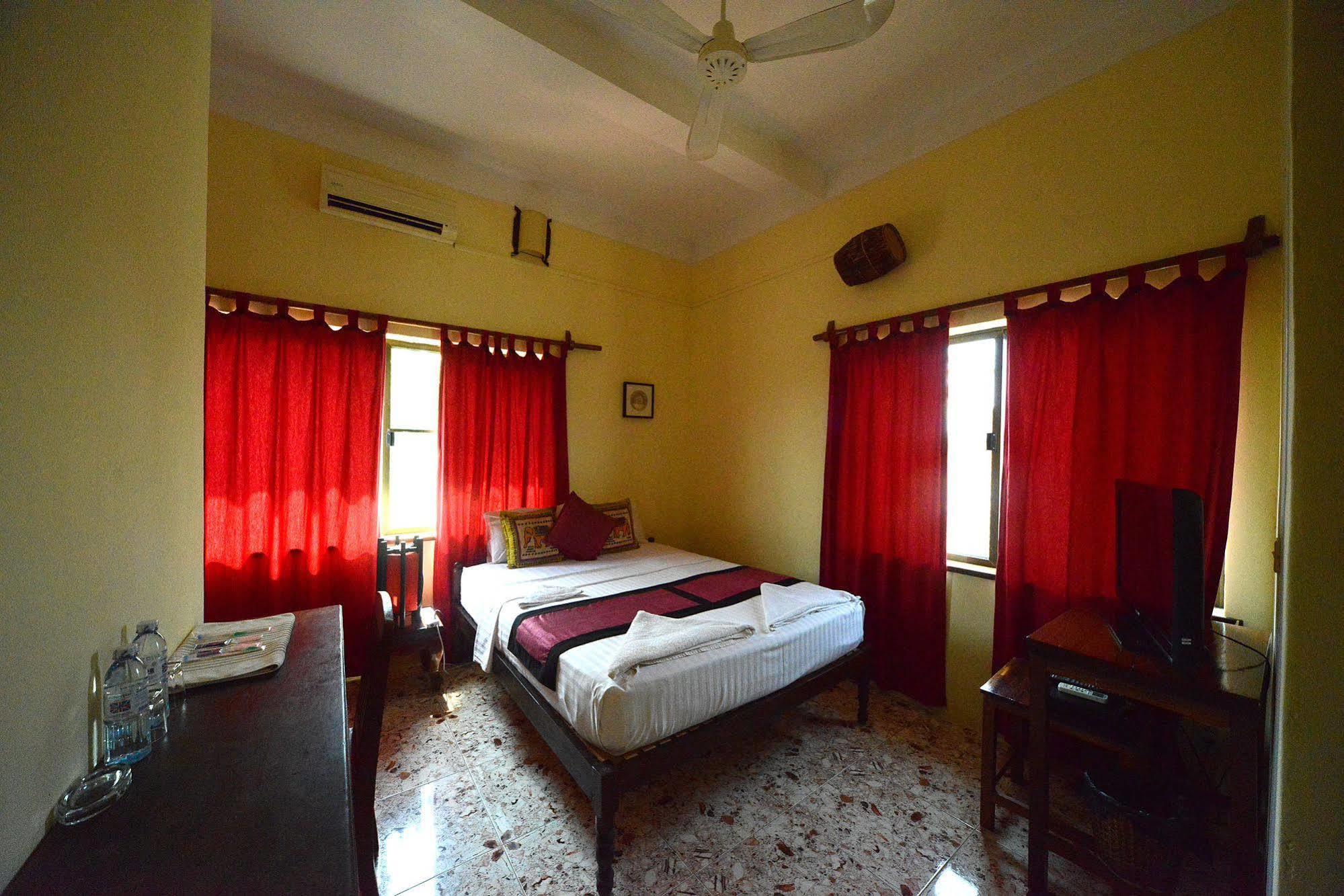 Mea Culpa Kampot Hotel Bagian luar foto