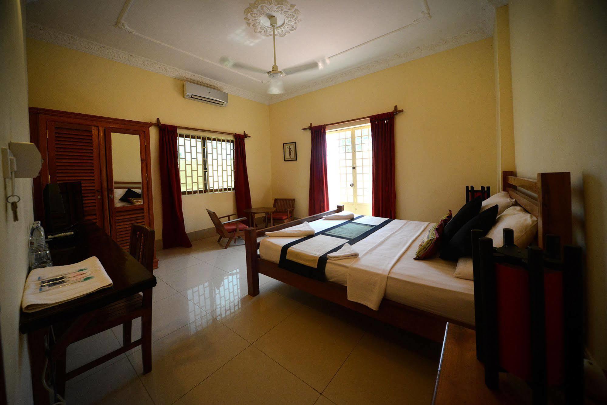 Mea Culpa Kampot Hotel Bagian luar foto