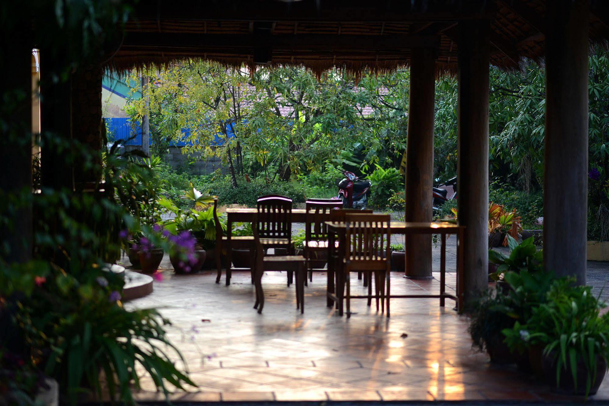 Mea Culpa Kampot Hotel Bagian luar foto