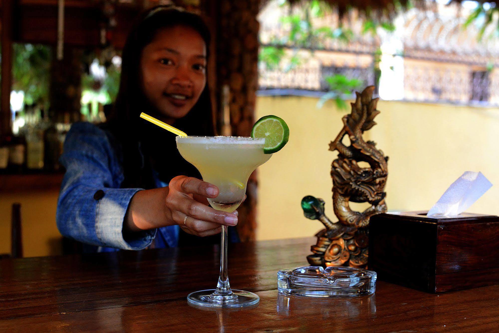 Mea Culpa Kampot Hotel Bagian luar foto