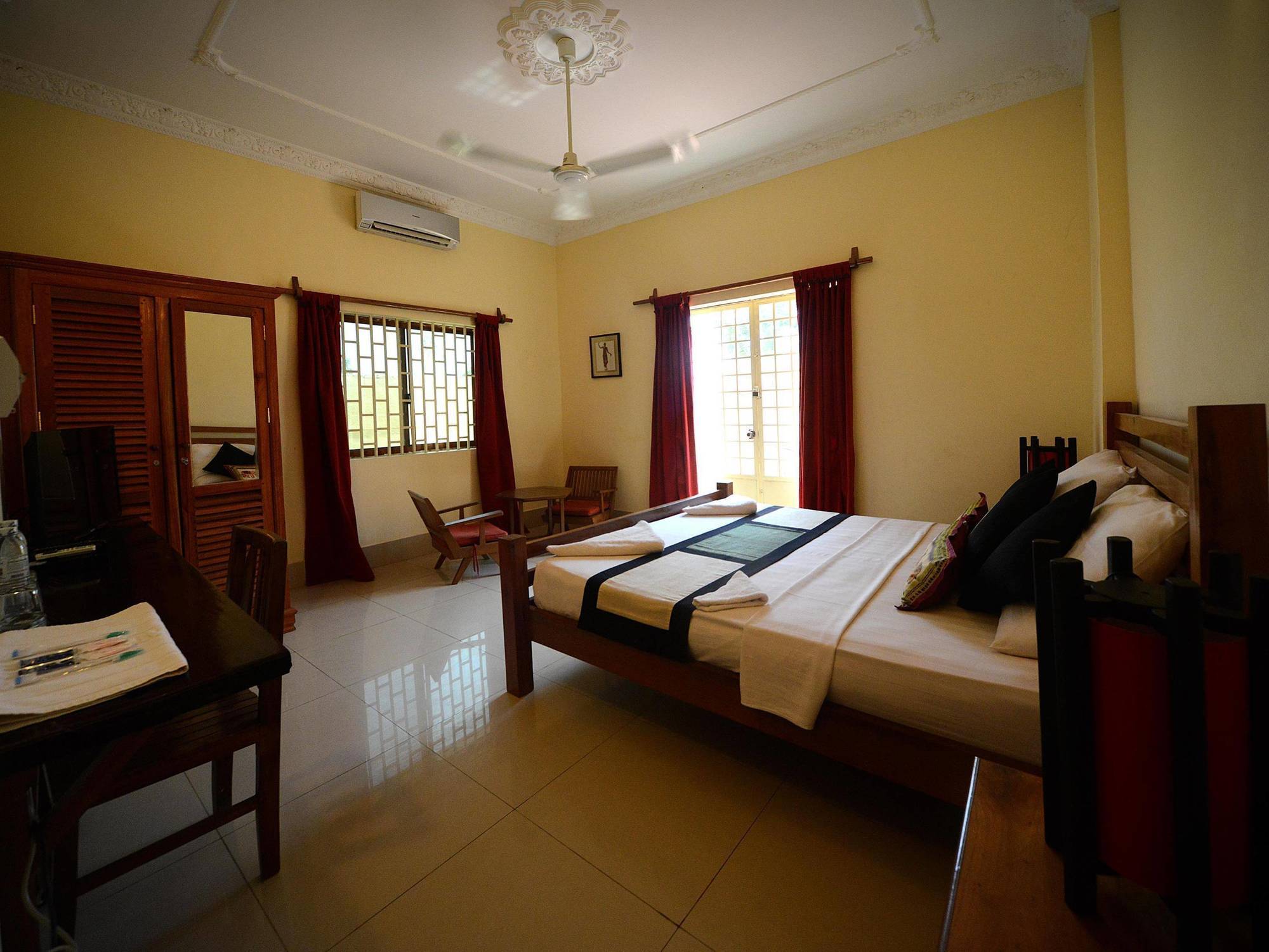 Mea Culpa Kampot Hotel Bagian luar foto