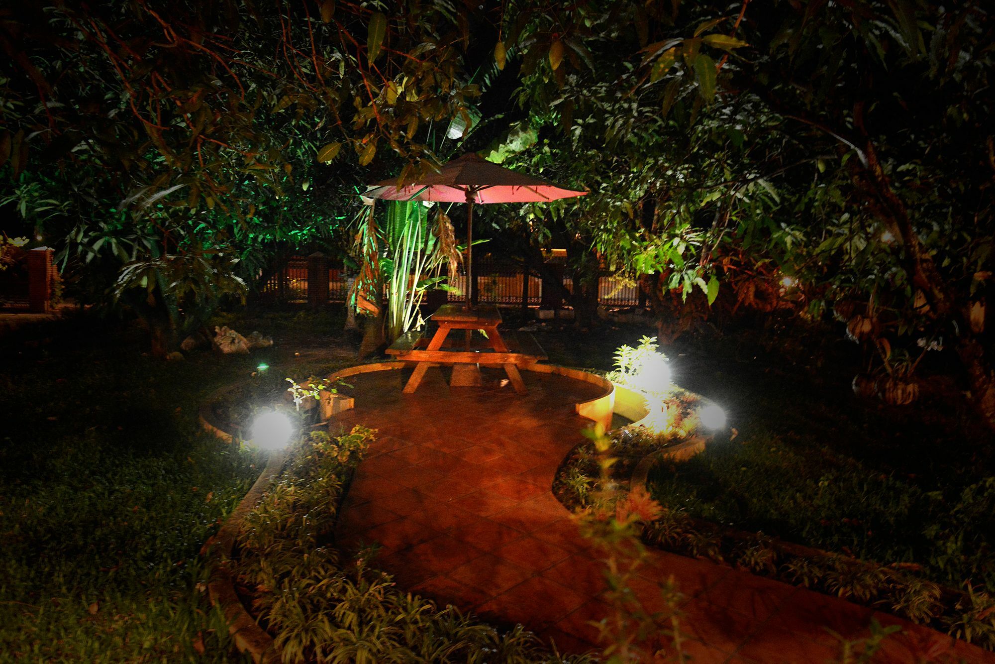 Mea Culpa Kampot Hotel Bagian luar foto
